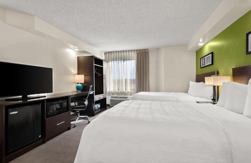 Wesley Chapel Casa | Business Trip: 3 Units in Tampa Hotel w/ Work Space, Free Parking & Breakfast