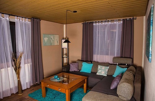 Rugendorf Apartamento | Gemütliche neu Renovierte 80 m2 Ferienwohnung, Auch für Monteure