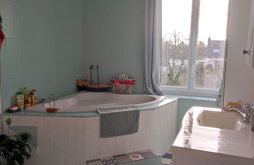 Lanester Casa | 1930s family home near the sea