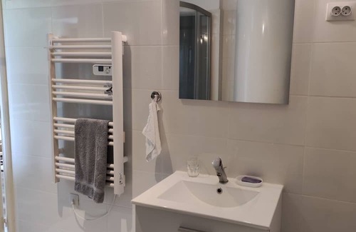 Moncy Apartamento | Studio Équipé au Sein D'une Fermette
