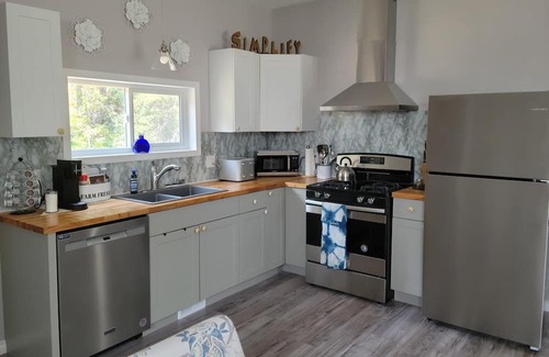 Grand Forks Casa | Cozy retreat, easy access to the Trans Canada Trail for hiking, biking and more!