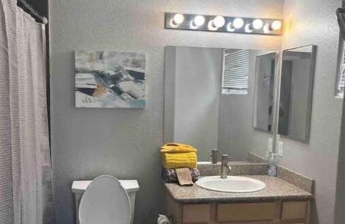 Las Vegas Casa | Vegas Life-NEW home has been renovated