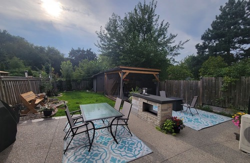 Malton Casa | Cozy basement apartment mins from the airport Hwy., Parks, mall and casino