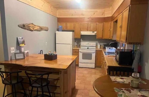 Au Sable Forks Apartamento | Gateway to the Adirondacks on the River “The West”