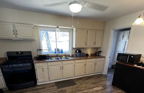 Fairfield Casa | Park view 2-bedroom home with outdoor dining and high speed WiFi in Fairfield