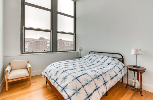 West Side Condominio | Sleek, Modern Jersey City Condo: 4 Mi to NYC!
