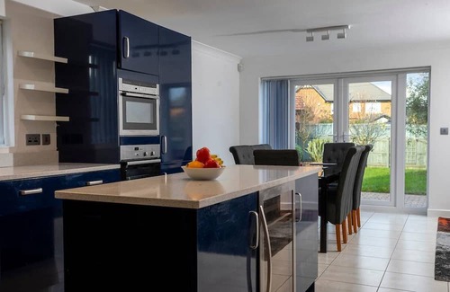 Sheerness Casa | 4 Luxurious Executive Villa