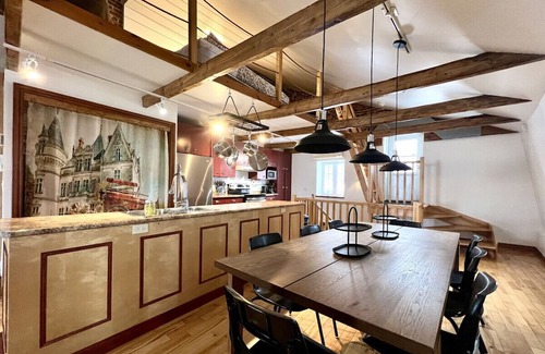 Saint-Jean-Baptiste Apartamento | Nice condo with mezzanine floor and terrace.