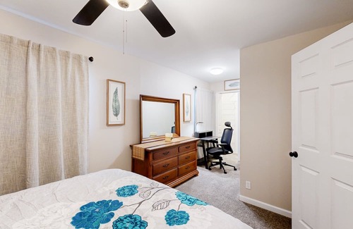 Converse Casa | Renovated Upcountry home with sun room, fireplace, & central AC