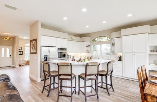 Byron Casa | Beautiful Home w/ Hot Tub on Byron Olive Farm