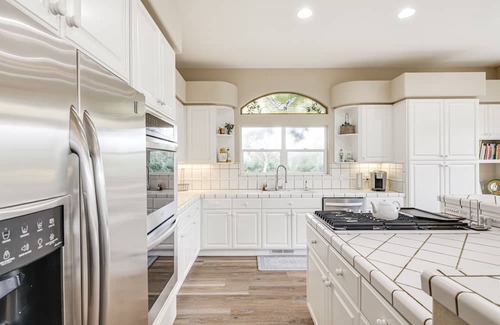 Byron Casa | Beautiful Home w/ Hot Tub on Byron Olive Farm