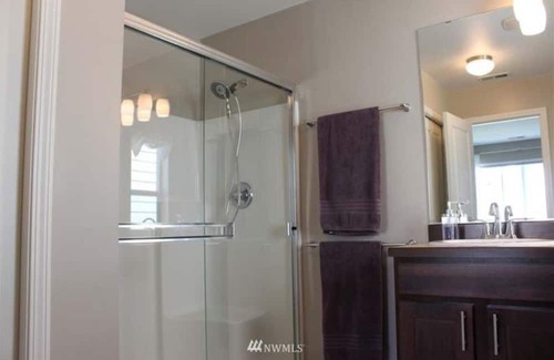 Mill Creek Casa | Spacious 4-bedroom house with WiFi and AC in brilliant Mill Creek