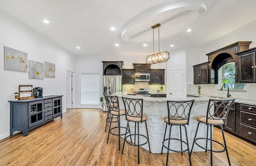 San Antonio Casa | Stunning and luxe ranch-style home with large patio, grill, air hockey, firepit