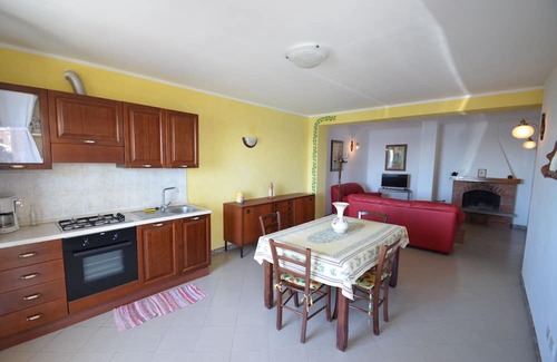 Piani-Ciapin Apartamento | Comfortable vacation apartment with large dream terrace, directly by the sea