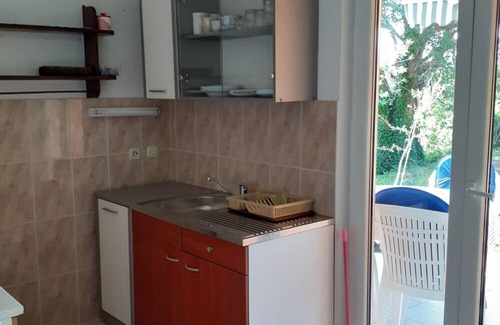 Batalaza Apartamento | Apartment Renatare - close to the sea with parking: A1(2+1) - Ugljan, Island Ugljan, Croatia
