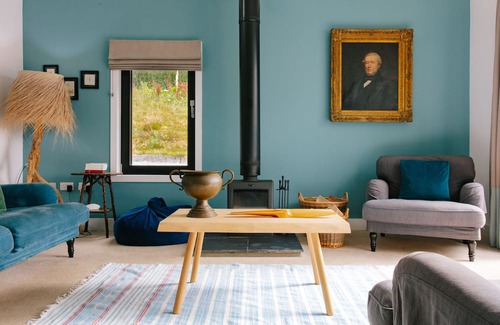 Banchory Cabaña | This semi-detached stone house forms part of a once-derelict Victorian barn