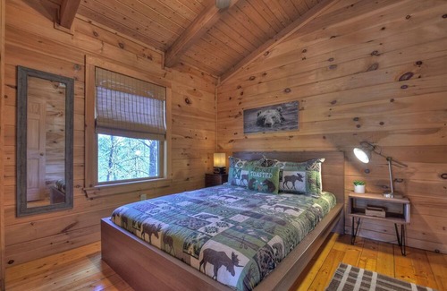 Chatsworth Cabina | Hillin and Chillin: A Cozy Cabin Retreat in the North Georgia Mountains
