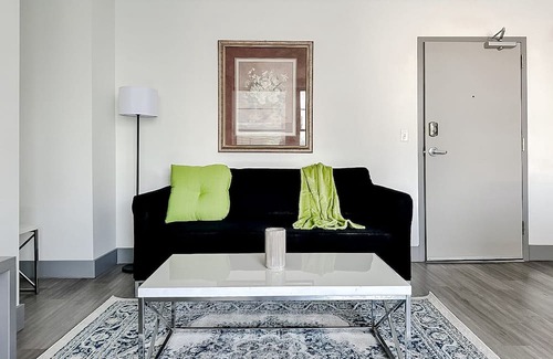 Downtown Springfield Apartamento | Sleepover: Eclectic 1BD/1BA- Downtown Springfield
