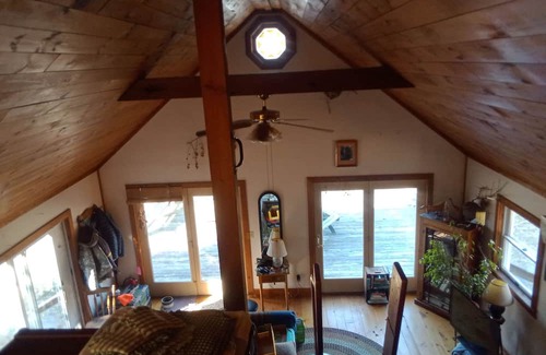 Keuka Park Cabina | Rustic sanctuary surrounded by pines, deer and wildlife but close to everything!