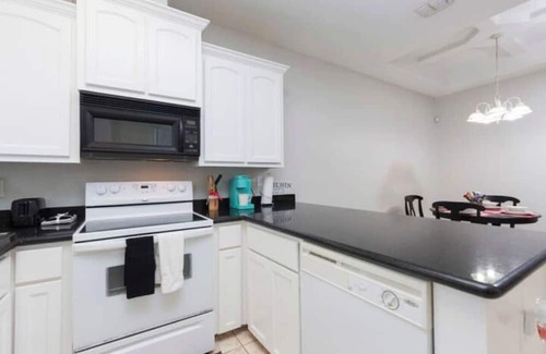 Edinburg Apartamento | Urban Elegance Private/Gated 1BR