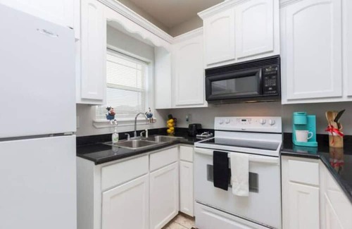 Edinburg Apartamento | Urban Elegance Private/Gated 1BR