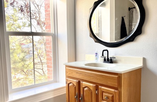 Milford Casa | Large fully furnished corporate housing. Centrally located, plenty of parking.