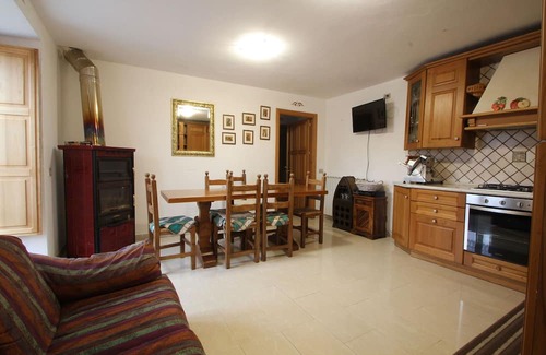 Comano Otro | House with garden in Lunigiana