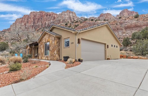 Zion National Park South Entrance Casa | Zion's View - Private Getaway l Zion National Park