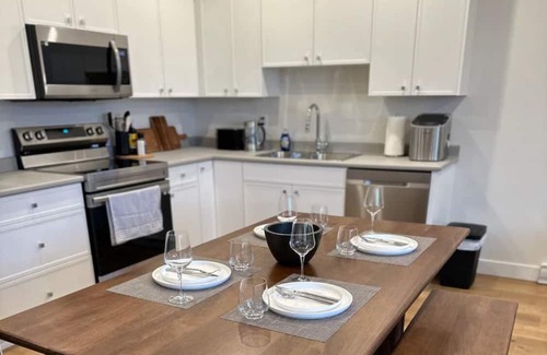 Kamloops Apartamento | New beautiful quiet suite in Juniper Ridge. Very luxurious!