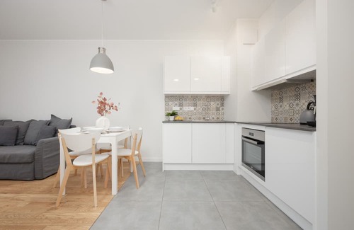 Muranow Apartamento | Muranów Apartment Parking by Renters