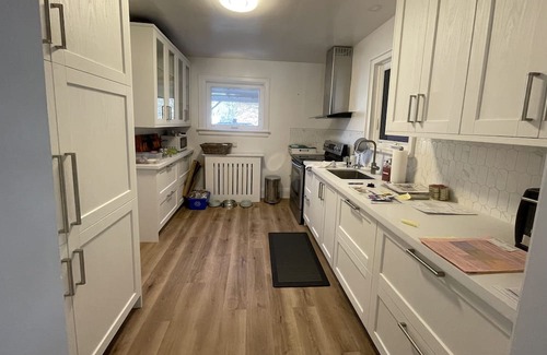 North York Casa | Furnished 3 bedroom house in Wanless Park