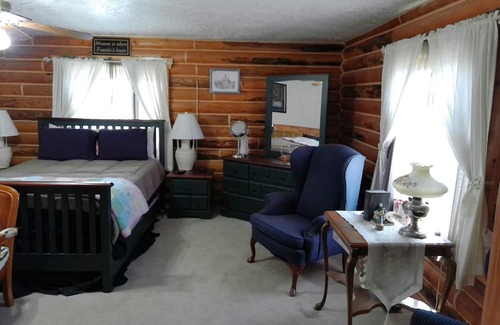 Pinedale Casa | "The Wild Rose"....... a room for rent