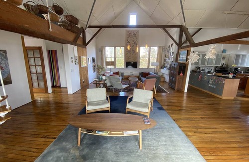 Aquebogue Casa | Landmark Barn in the Heart of North Fork Wine Country