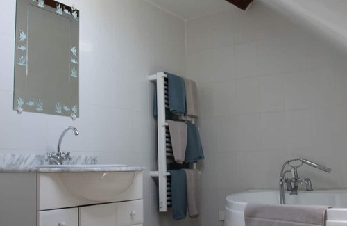 Roullee Casa | Maison de Charme au Coeur D'un Haras Avec Accès à un Petit Étang