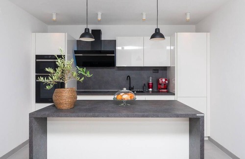 Supetar Apartamento | L&R - Private Pool - A1