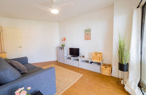Mezquitilla Apartamento | Cubo's Estudio Pepa Luna Algarrobo Beach / air conditioning / community pool / close to beach