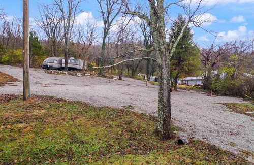Burnside Casa | Private camping less than a mile from marina AND General Burnside State Park.