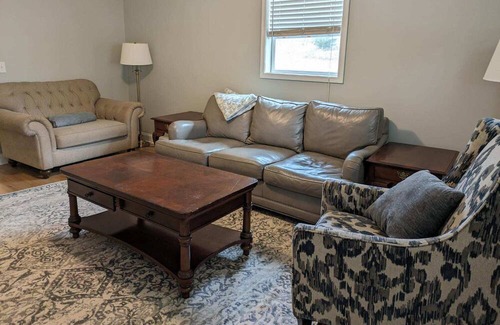 Kannapolis Casa | Fully furnished cozy 3-bed 2 ba house 1 mile from downtown charming Kannapolis.