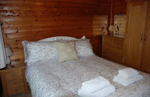 Skelwith Bridge Cabina | Moss Eccles Tarn - Cosy lodge in woodland setting. Pet Friendly.