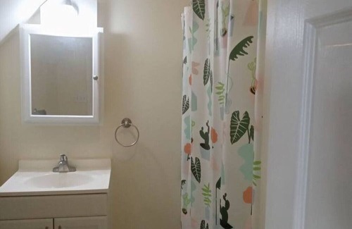 Niskayuna Apartamento | a nice one bedroom free parking