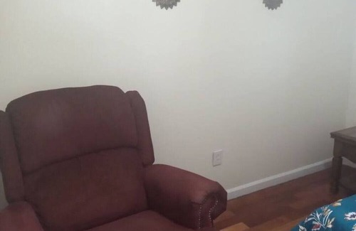 Niskayuna Apartamento | a nice one bedroom free parking