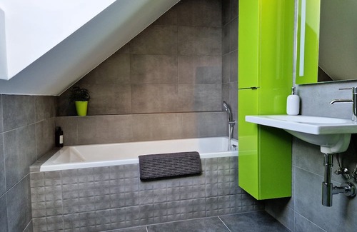 Karlovy Dvory Apartamento | CHALET HOUBOVY VRCH cozy apartment in the heart of the countryside