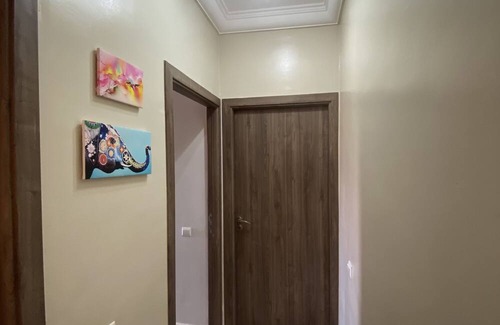 Menara Apartamento | Modern Retreat 5 Minutes from the RAK