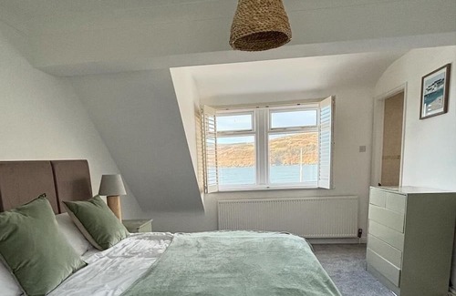 Port Erin Casa | Beach front home with garage and terrace, pet friendly