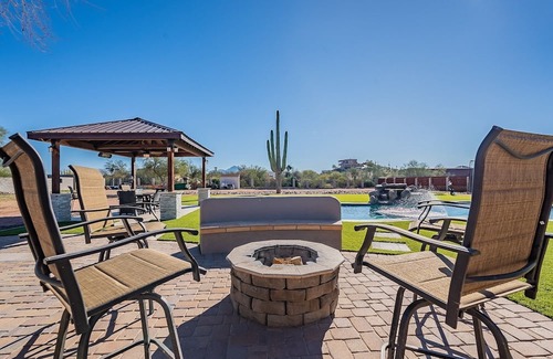 East Mesa Casa | Spacious desert oasis! Room to play, tons of parking!