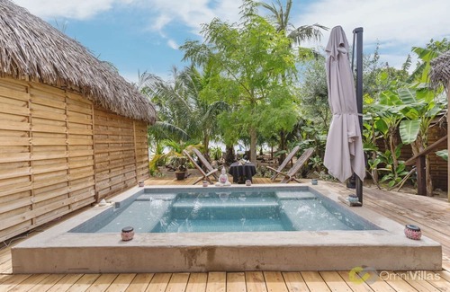 Moorea-Maiao Casa | Beachfront 4BR Home with pool in Moorea