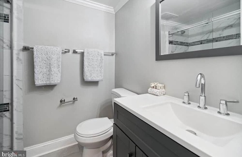 Forest Glen Apartamento | Tranquil, elegant living in the heart of Silver Spring!