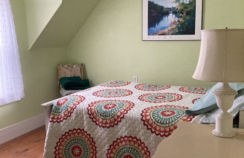 Lyme Center Otro | Farmhouse near Dartmouth College w/ lots of outdoor fun & electric car charger.