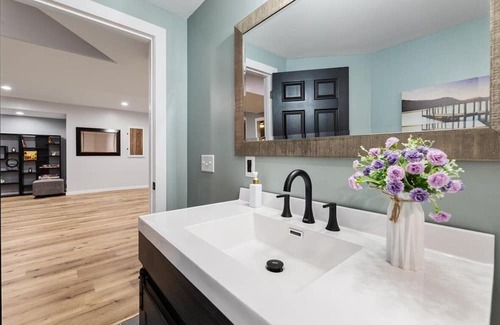 Bellevue Casa | Cozy 1-bedroom- SHARED in the house in peaceful Bellevue
