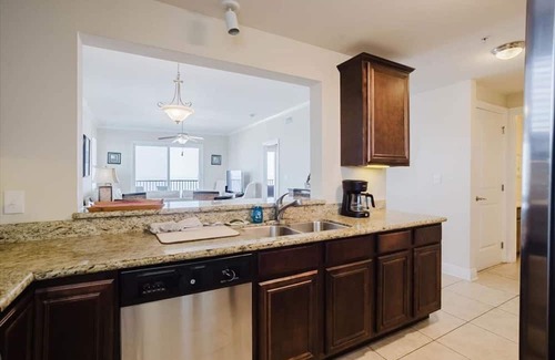 Henderson Point Condominio | #722 Beachfront 2 bed unit in Henderson Point!